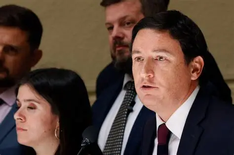 Arturo Squella Agencia Uno