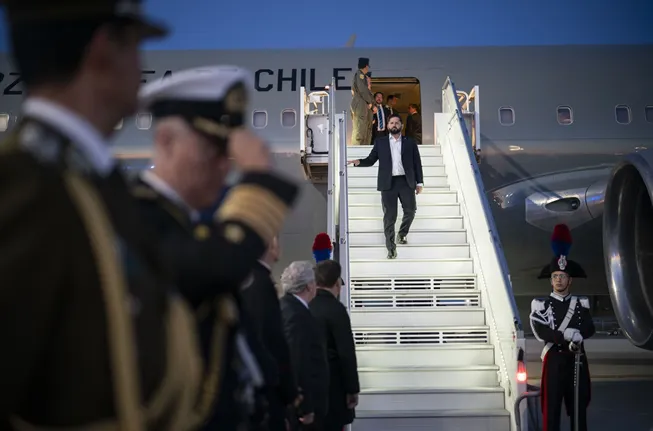Presidente Boric llega a Roma en vuelo FACH