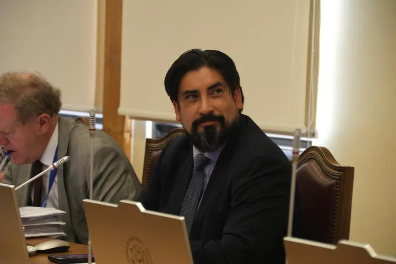 Diputado Rubén Oyarzo