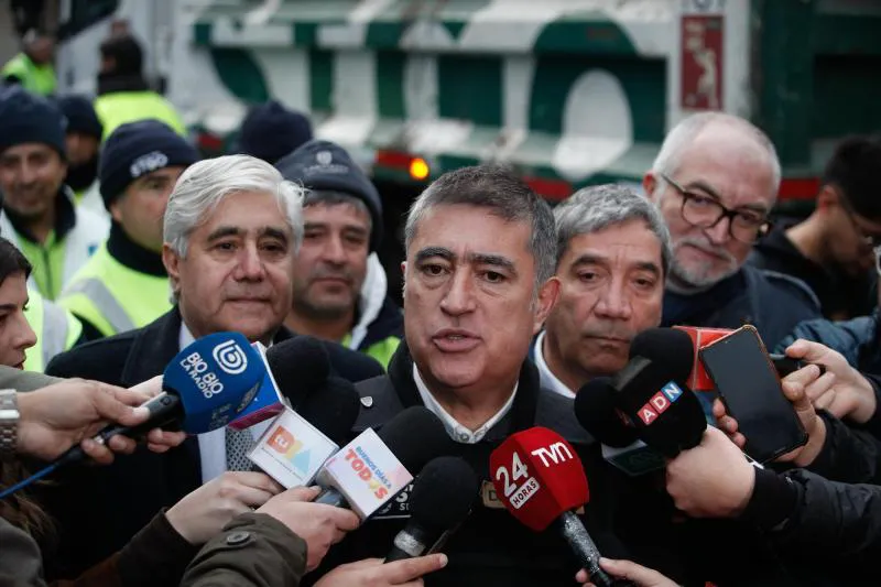 Mario Desbordes Agencia Uno