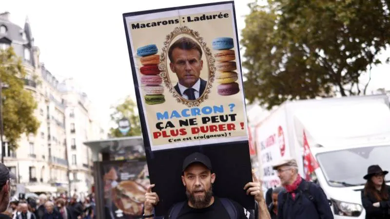 Aprobación del presidente francés