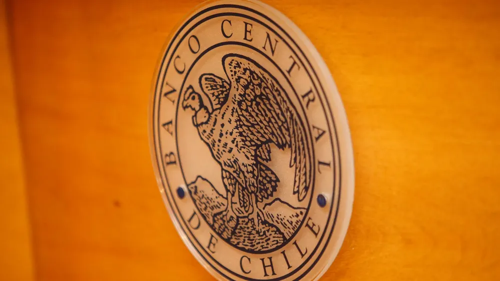 02-132713_qoeg_Banco-Central-economia-chilena-Imacec-octubre-2024