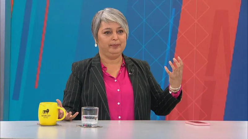 ENTREVISTA JEANNETTE JARA MESA CENTRAL_frame_40817