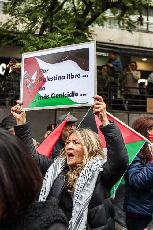 03868918-18c2-4043-a0b4-d8ab16790393