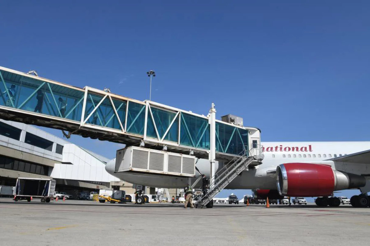  Aeropuerto Internacional Simón Bolívar / Agencia Xinhua