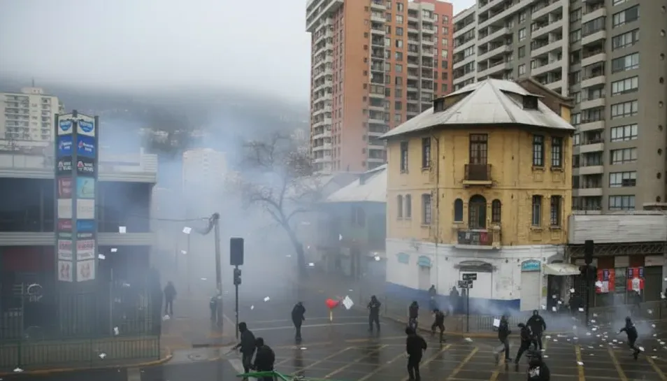 Durante la romería al Cementerio General, más de 20 detenidos Durante la romería al Cementerio General, más de 20 detenidos