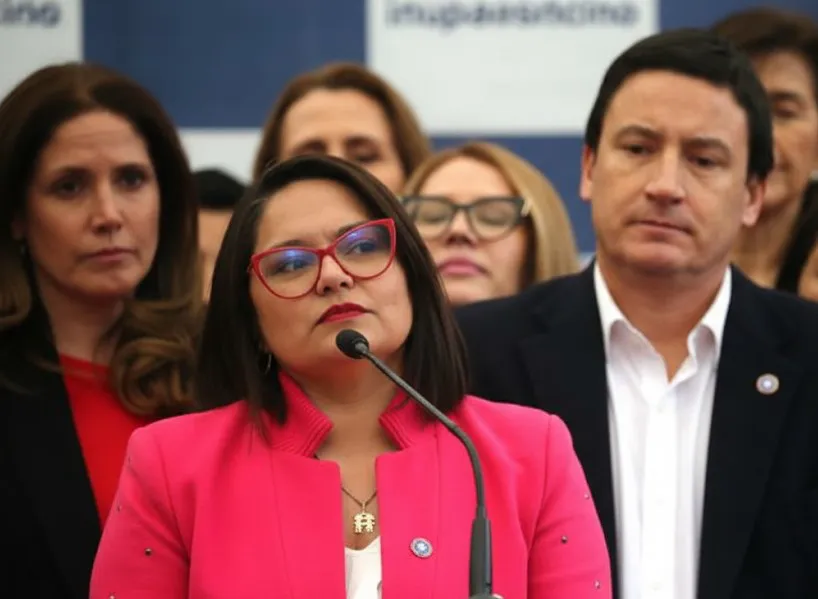 La secretaria general del Partido Republicano, Ruth Hurtado