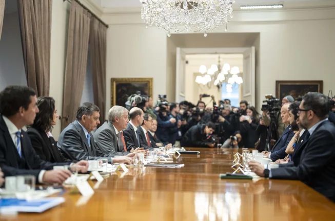 Conflicto por manejo de información entre La Moneda y exautoridades de Boric en crisis de niños haitianos
