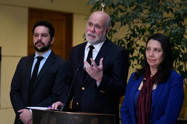Alvaro Elizalde , Macarena Lobos y el subsecretario Nicolás Facuse
