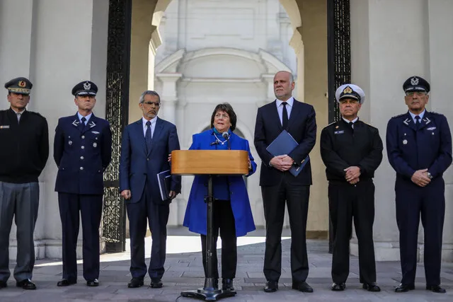 La ministra de Defensa Nacional, Adriana Delpiano, el ministro del Interior, Álvaro Elizalde, y el ministro de Seguridad