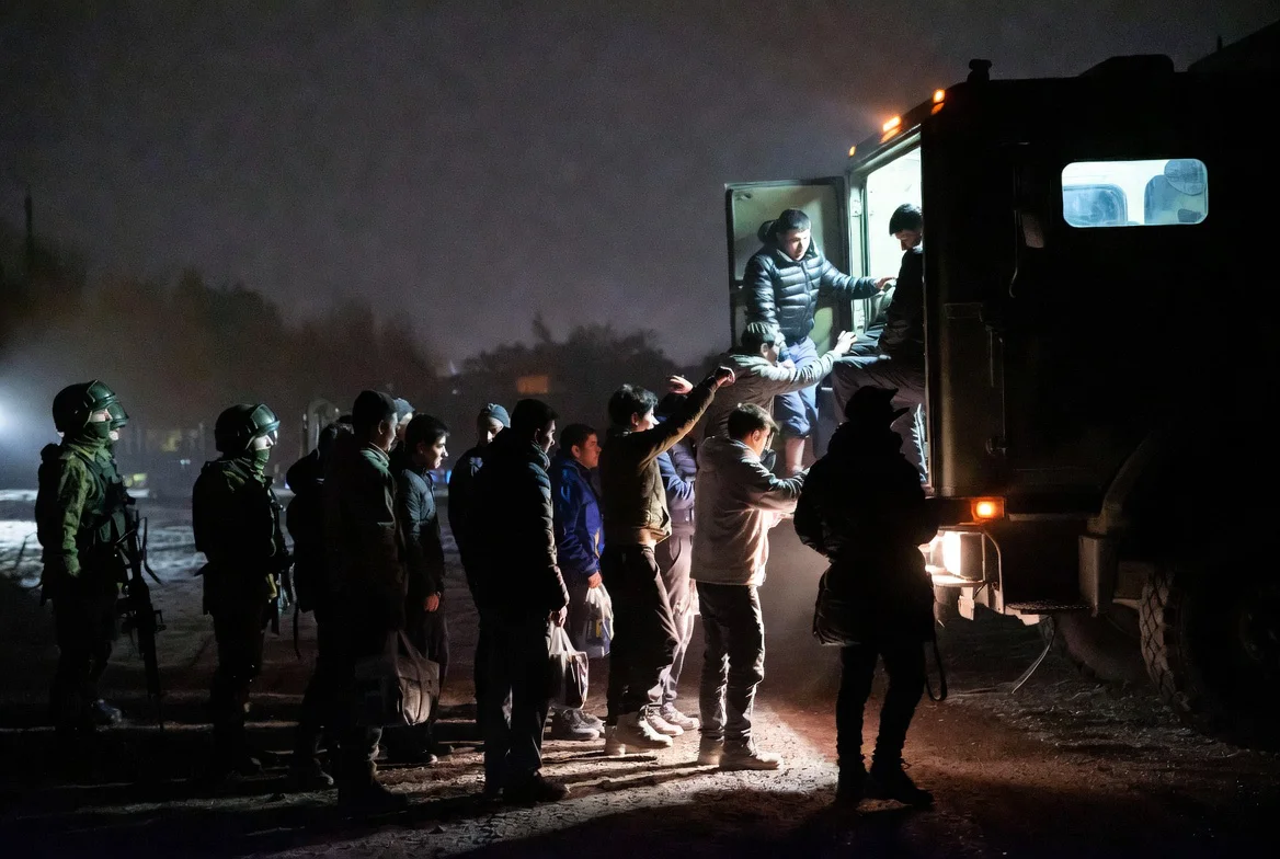 Hombre enganados para la Guerra en Rusia / The Times Latino