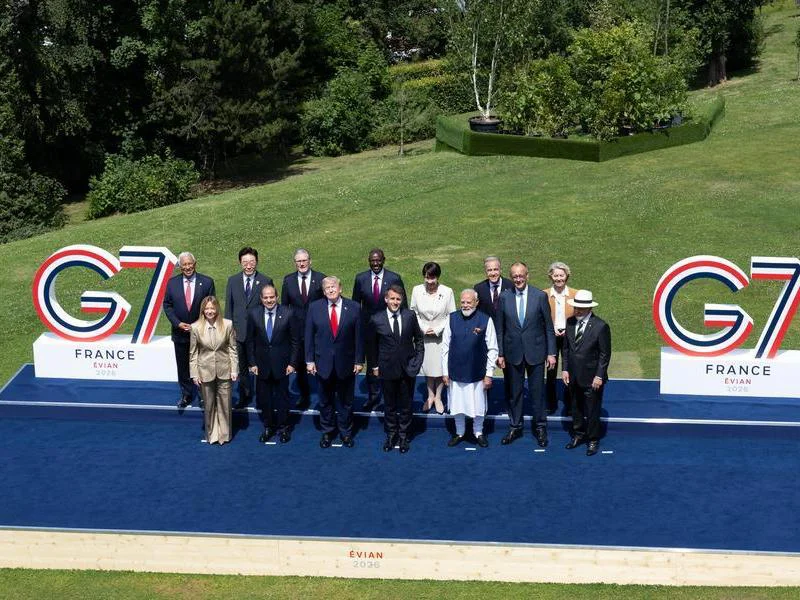 Lula en la cumbre del G7 discutiendo sobre política y elecciones en Brasil. / Xinhua