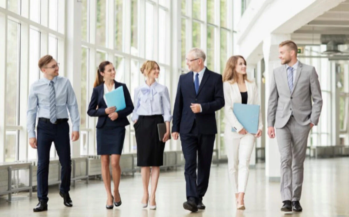 cargos de jefatura en varias reparticiones