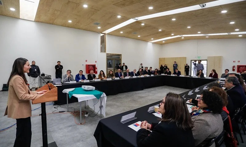 Ministerio de Educación constituyó el Consejo Nacional de Directores por Chile / Mineduc