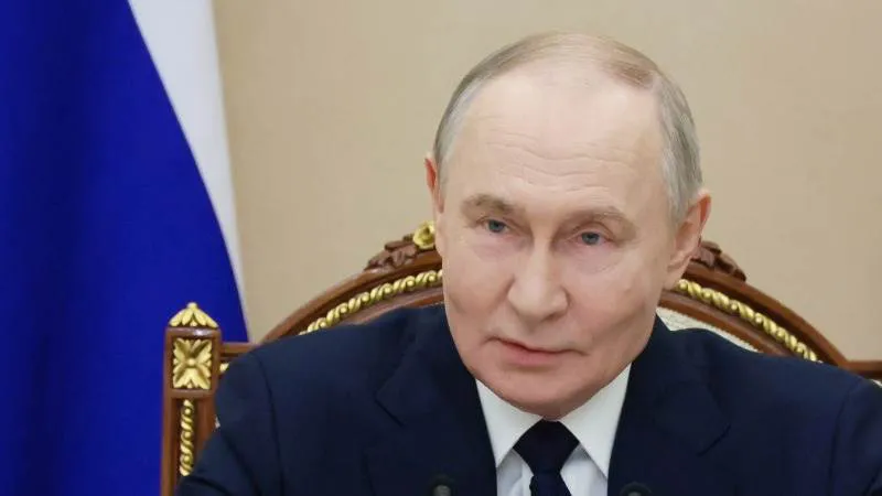 Vladimir Putin  K R E M L I N P O O L