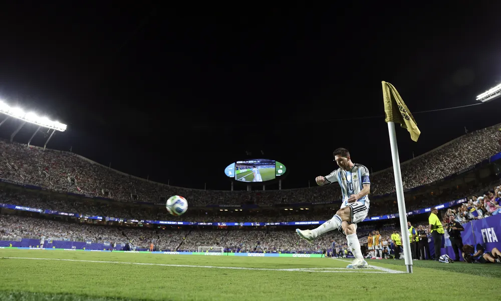 (SP)U.S.-KANSAS+CITY-FOOTBALL-FIFA+WORLD+CUP-GROUP+J-ARG+VS+ALGXxjpbeE000273_20260617_PEPFN0A001