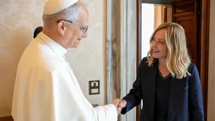 Papa León XIV  y Giorgia Meloni