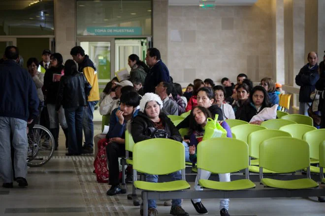 Pacientes en lista de espera para cirugía en hospital público de Chile / Minsal