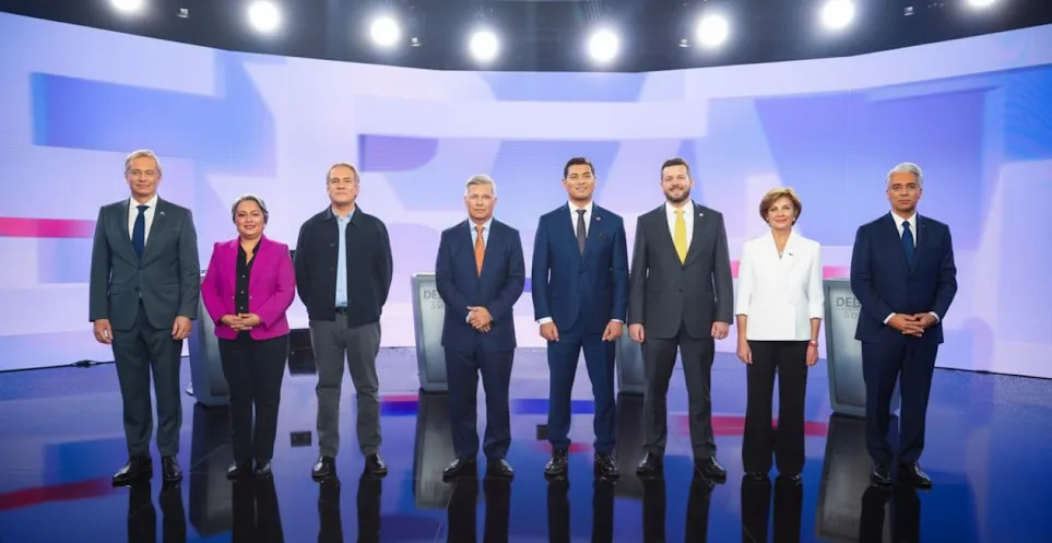 Candidatos presidenciales tras el debate