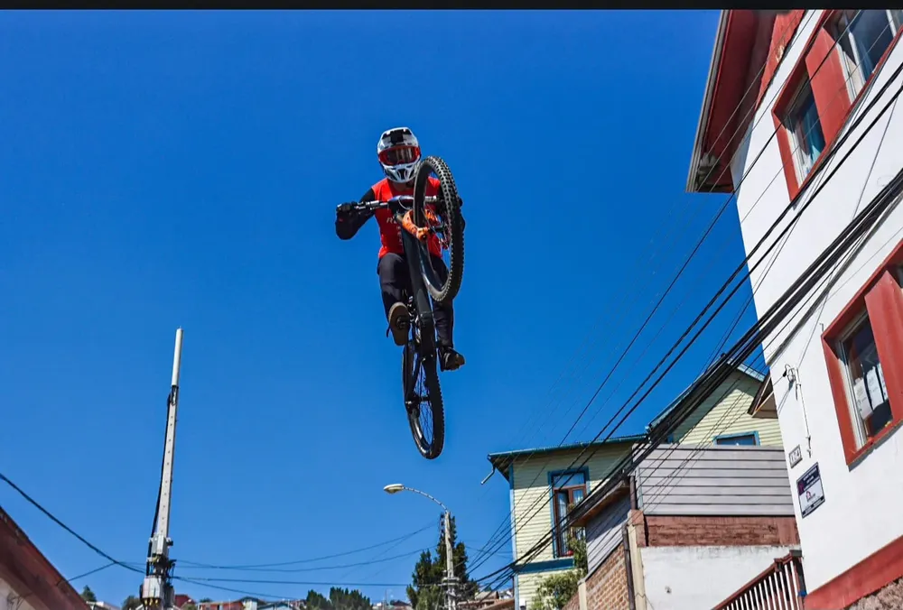Red Bull Cerro Abajo 2026 /  Fotógrafo Cristian Daniel González Henríquez para The Times en Español